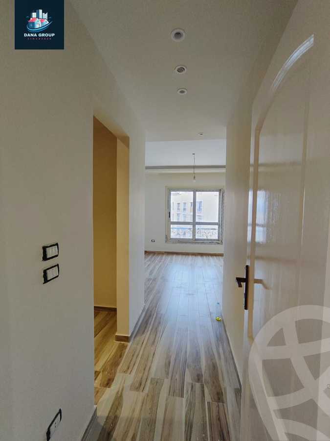 https://aqarmap.com.eg/en/listing/5328376-for-sale-cairo-el-sheikh-zayed-city-compounds-el-khamayel