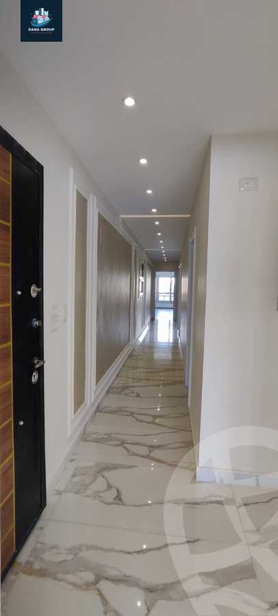 https://aqarmap.com.eg/en/listing/5900659-for-sale-cairo-el-sheikh-zayed-city-compounds-el-khamayel