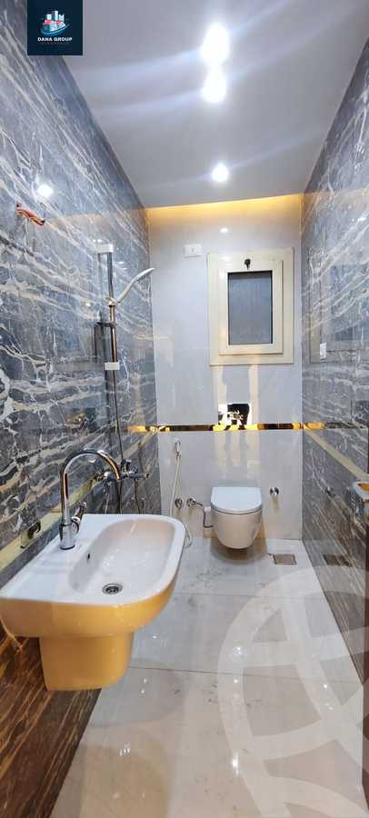 https://aqarmap.com.eg/en/listing/5973404-for-sale-cairo-el-sheikh-zayed-city-compounds-el-khamayel