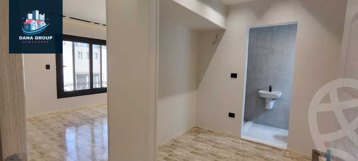 https://aqarmap.com.eg/en/listing/6008218-for-sale-cairo-el-sheikh-zayed-city-compounds-el-khamayel
