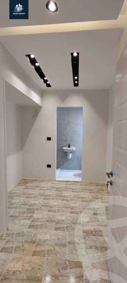 https://aqarmap.com.eg/en/listing/6008218-for-sale-cairo-el-sheikh-zayed-city-compounds-el-khamayel