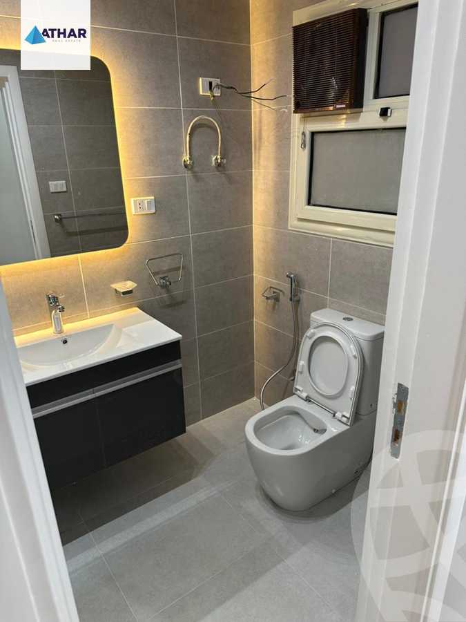https://aqarmap.com.eg/en/listing/5443378-for-sale-cairo-new-cairo-compounds-mountain-view-hyde-park