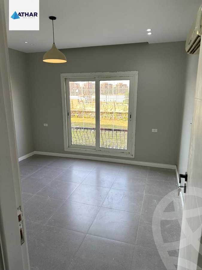 https://aqarmap.com.eg/en/listing/5443378-for-sale-cairo-new-cairo-compounds-mountain-view-hyde-park