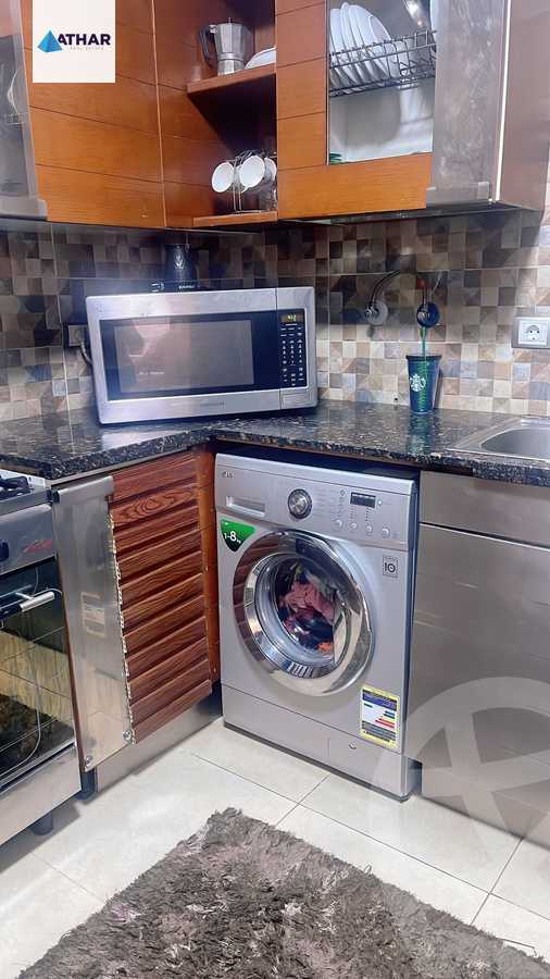 https://aqarmap.com.eg/en/listing/5443591-for-sale-cairo-new-cairo-compounds-jyd