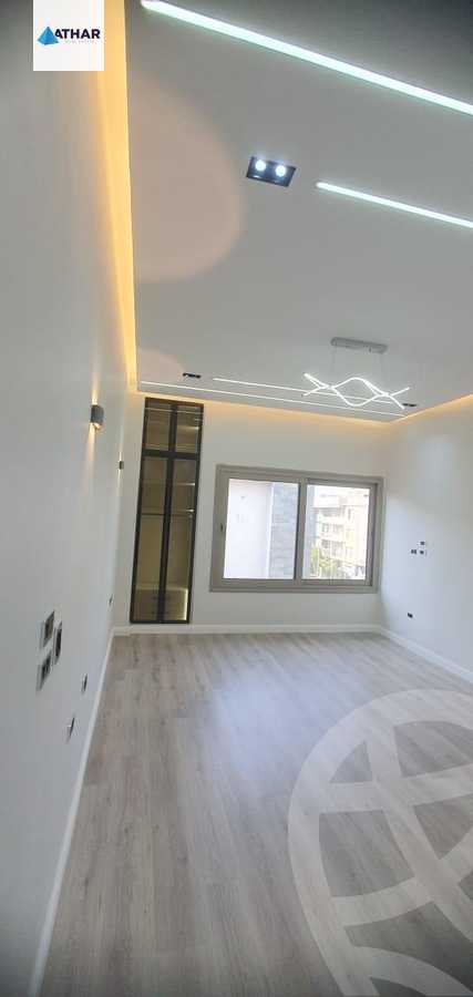 https://aqarmap.com.eg/ar/listing/5540685-for-sale-cairo-new-cairo-compounds-moon-valley