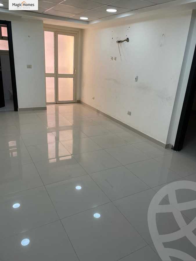 https://aqarmap.com.eg/ar/listing/4541989-for-sale-cairo-el-maadi-zahraa-el-maadi-zahraa-el-maadi-st
