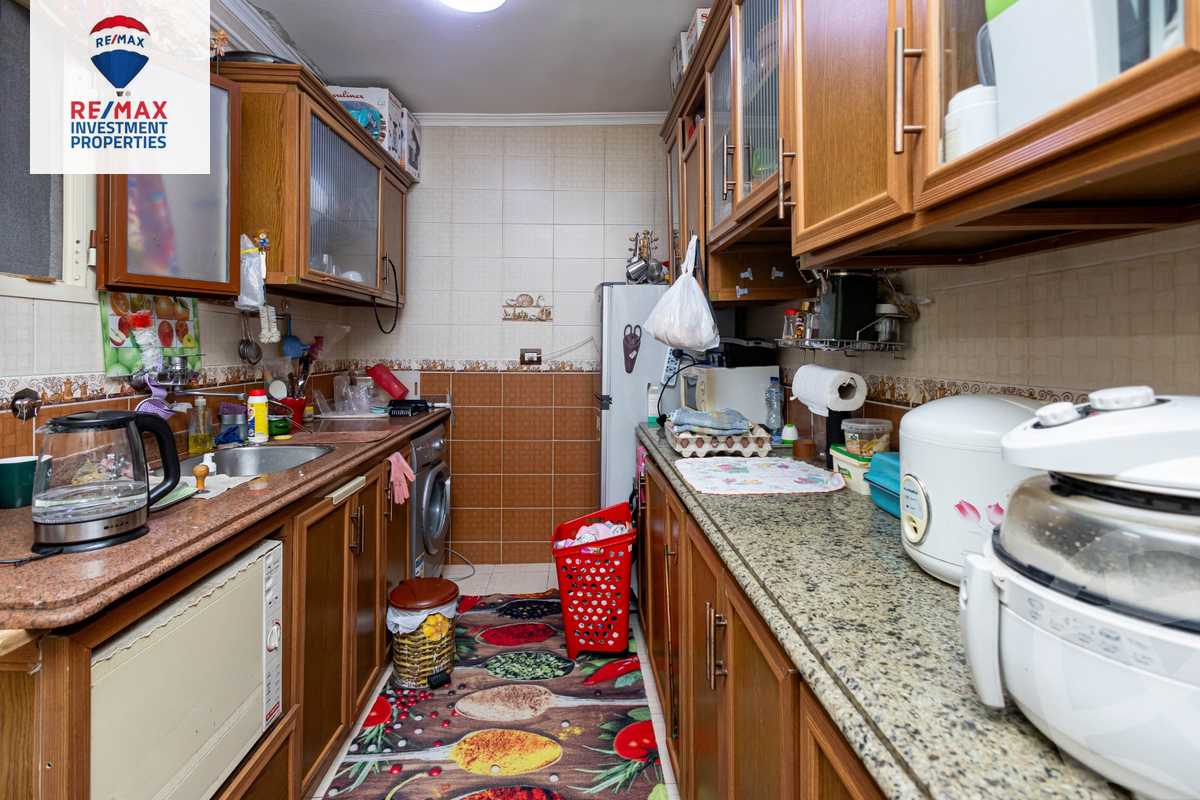 https://aqarmap.com.eg/en/listing/6262887-for-sale-alexandria-camp-cesar-abou-quer-st