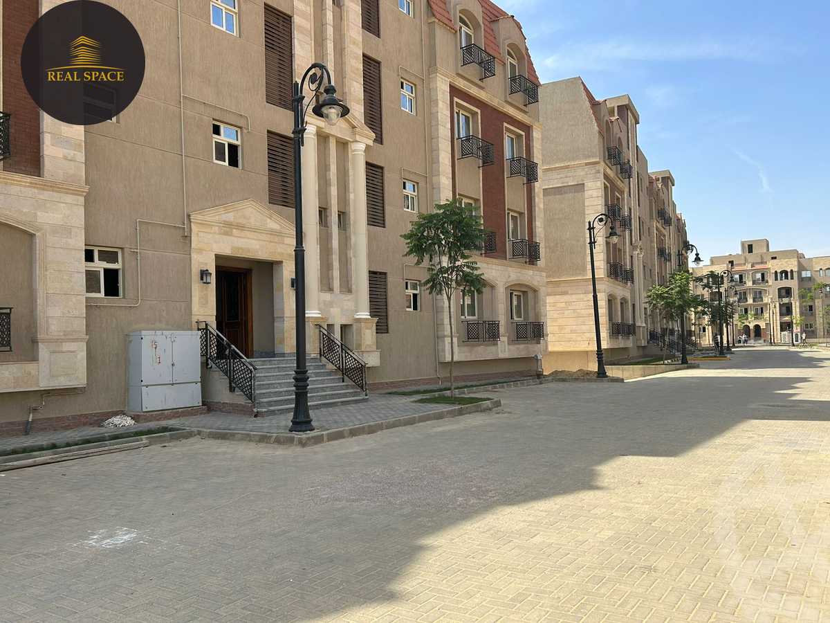 https://aqarmap.com.eg/en/listing/5692474-for-sale-cairo-new-cairo-compounds-rock-vera