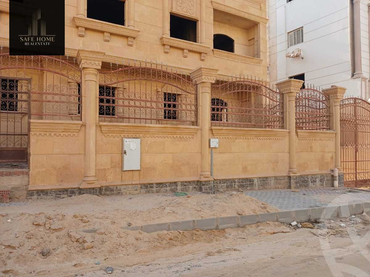 https://aqarmap.com.eg/en/listing/5950247-for-sale-cairo-new-cairo-ganob-el-akadamiya-south-academy-d-khaled-ibn-el-waleed-st