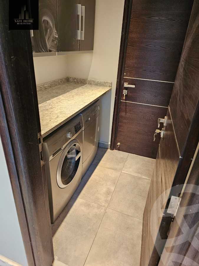 https://aqarmap.com.eg/en/listing/6092311-for-sale-cairo-new-cairo-compounds-porto-cairo-mall