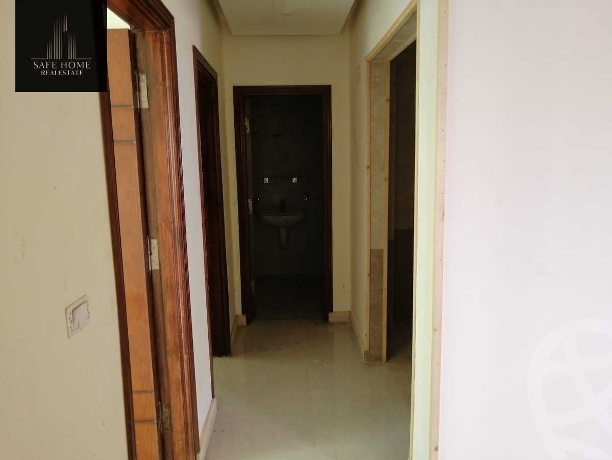 https://aqarmap.com.eg/en/listing/6142229-for-sale-cairo-new-cairo-compounds-bankers-compound