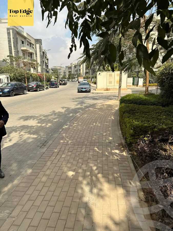 https://aqarmap.com.eg/en/listing/5962109-for-sale-cairo-new-cairo-compounds-moon-valley